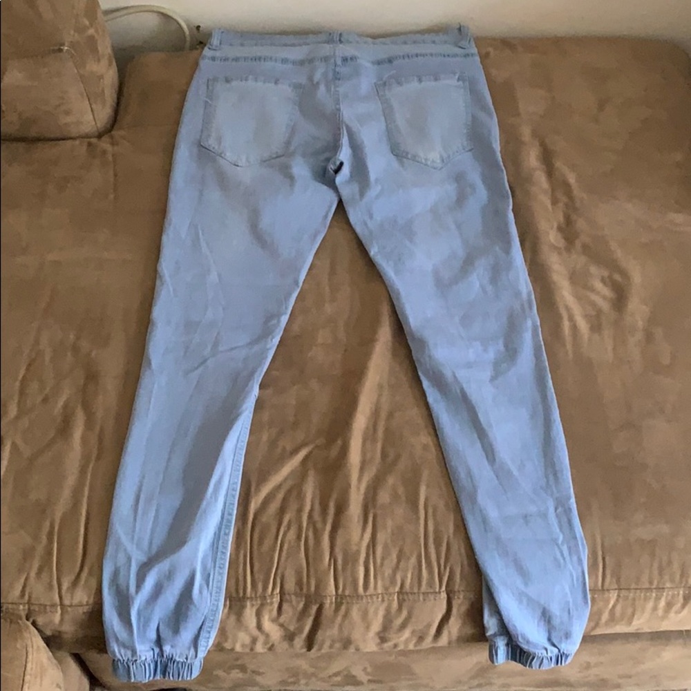 jeans - Picture 2 of 3
